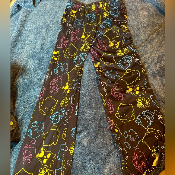 Hello Kitty Pajama Pants - Picture 2 of 2